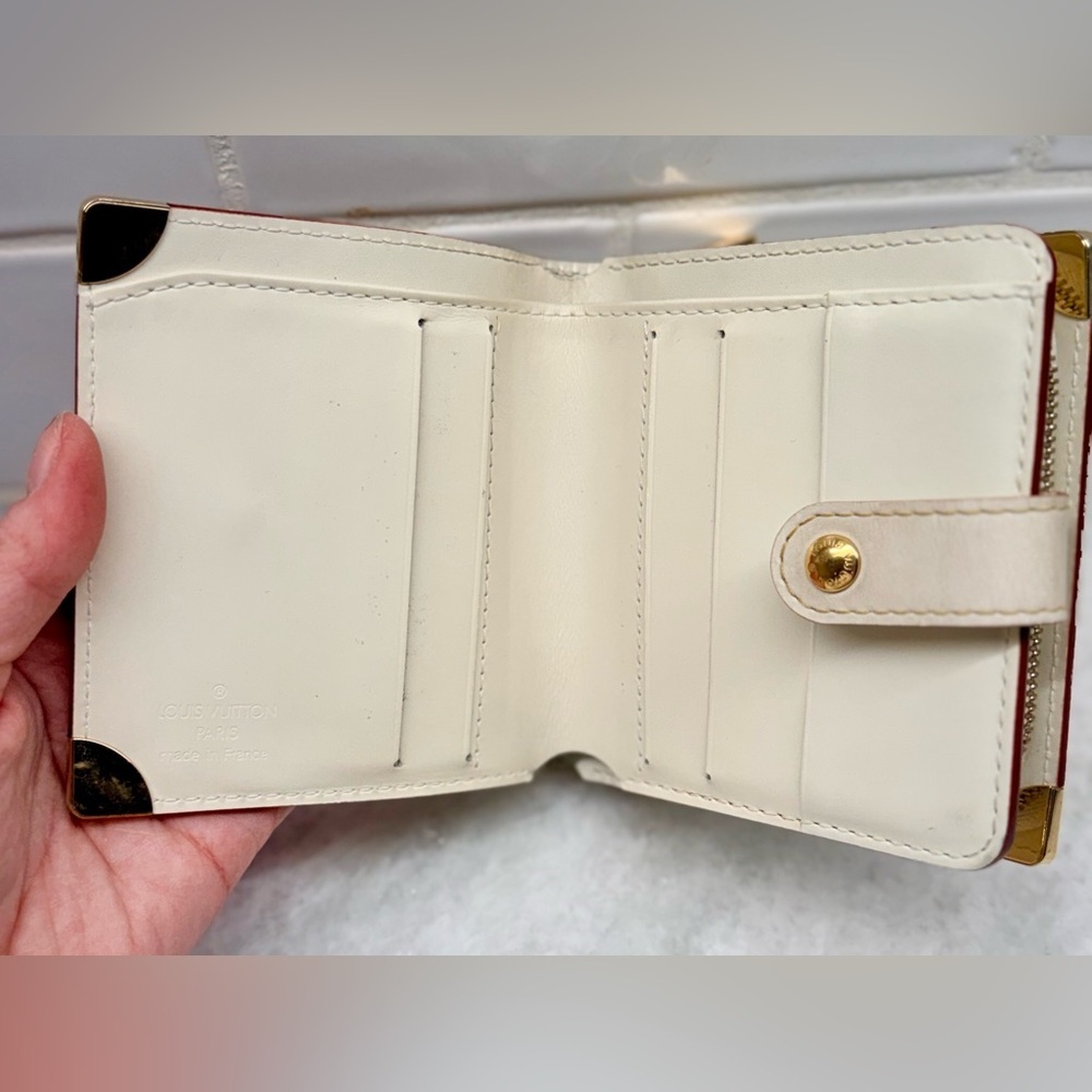 LOUIS VUITTON Unisex Suhali Goatskin Leather Compact Zip Bifold Wallet Ivory - Picture 11 of 16